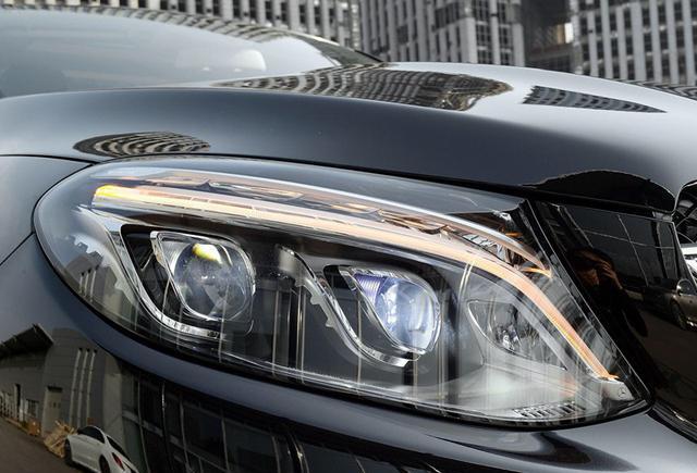 改款最成功的SUV, 宝马X5被它逼的直接换代!