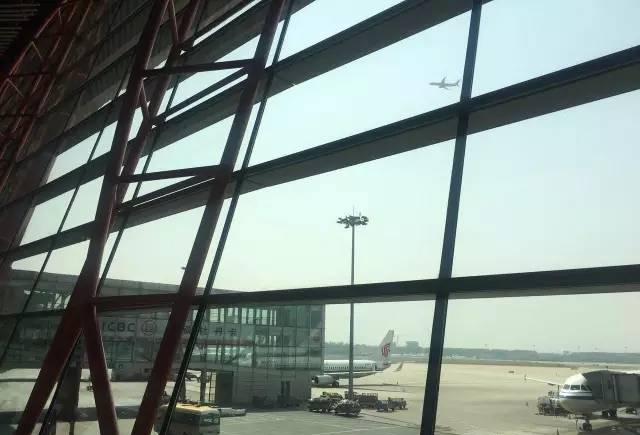 打飞的去看北京车展，然而现场的一切都让我窒息