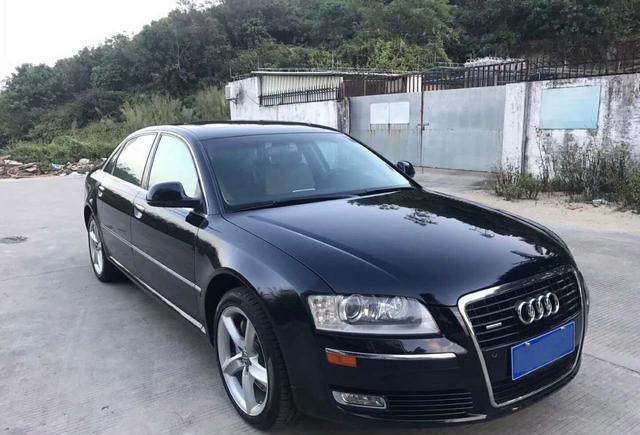 奥迪A8L落地价148万, 如今仅售13万, 车主: 车况好, 车非常新净