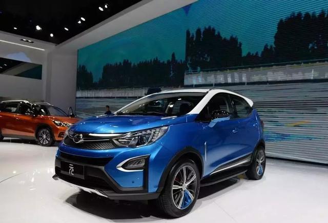 推荐这3台10万不到还带全景天窗的SUV，带上妹子去郊游吧！