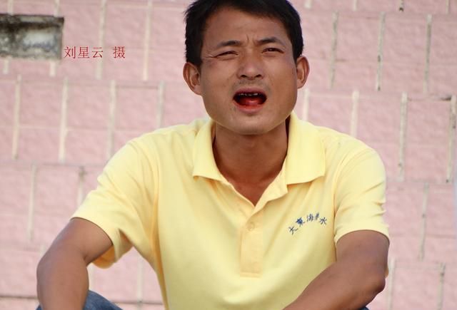 吃槟榔海南人的地方习俗要尊重,解决吐血红槟榔汁问题应集思广益