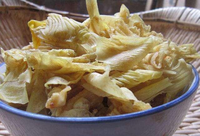 大家知道“焦三仙”这个名字吗? 鸡胃上的“砂囊内壁”就是鸡内金