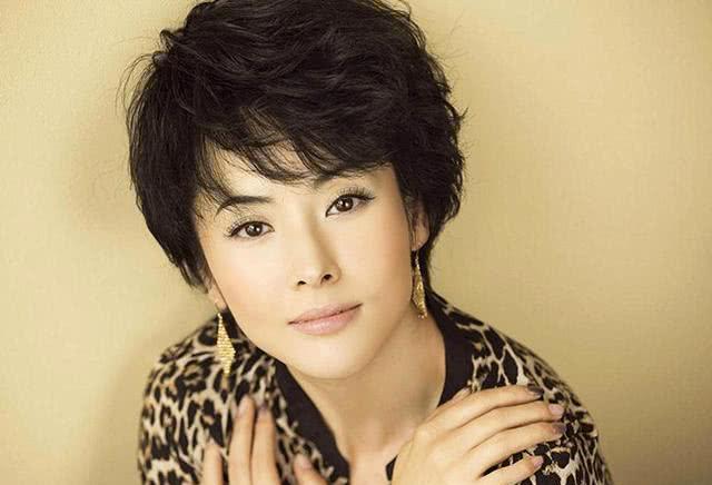 笑傲江湖最美宁中则去演“金花婆婆”，杨明娜版黛绮丝定妆照太美