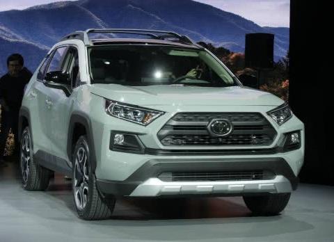 丰田厉害了，汉兰达都没有的8AT安它身上，月销不过万都不好意思