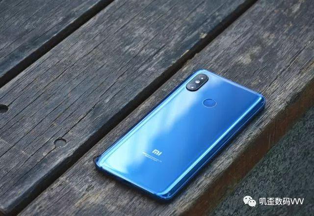 小米8与小米MIX2S对比, 价格相差600元你选谁