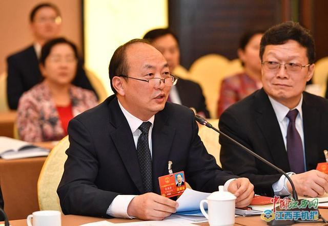 全国人大代表:建议调整教师的教龄津贴,保障教