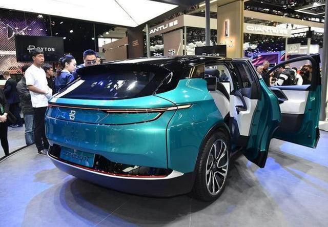 这才是"最炫SUV"上车刷脸,中控配49英寸巨屏,充电跑520公里