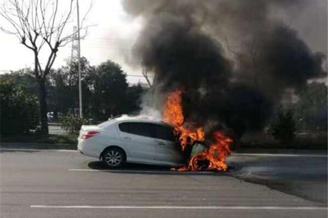 标致308自燃成家常便饭，产品质量令人质疑