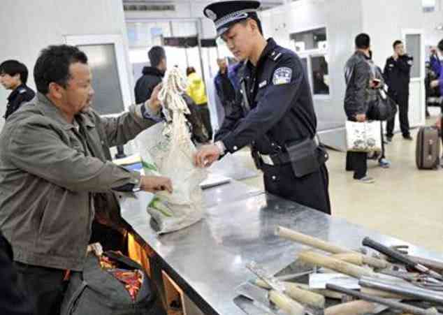 为什么水和饮料不能带上飞机却可以在飞机上购