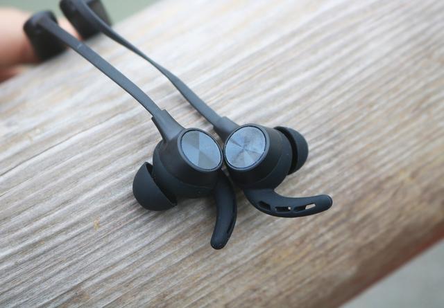 不到三百元音质却媲美千元耳机,泰捷JEET W1