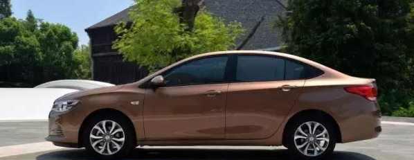 10万还在考虑荣威i6、飞度、标致308?