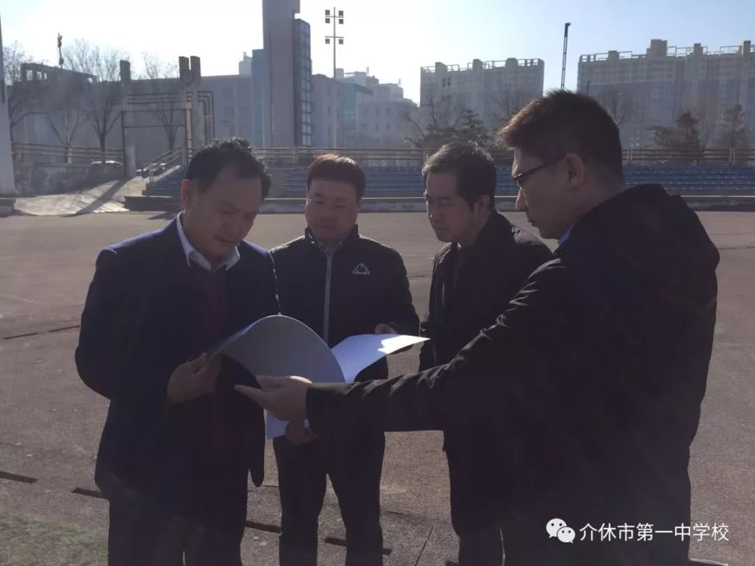 鹿人杰局长又来这所学校…