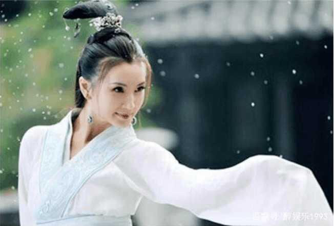 雪花飘飘与古装美女更配哦