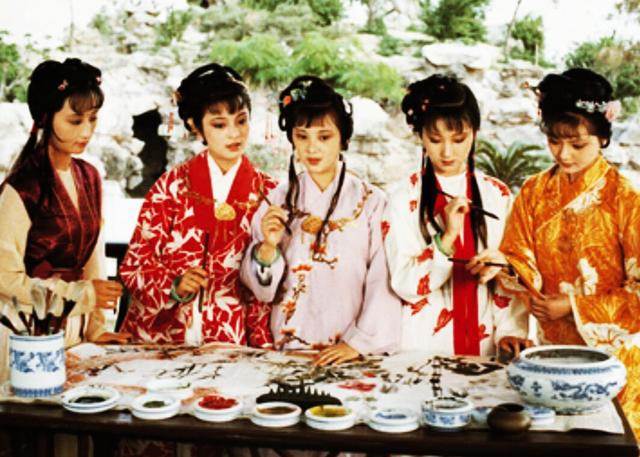 自《红楼梦》诞生,黛派与钗派掐了二百多年,此因是根本