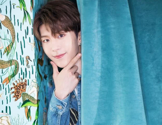 范丞丞18岁生日,一家四口低调庆生,范冰冰打扮