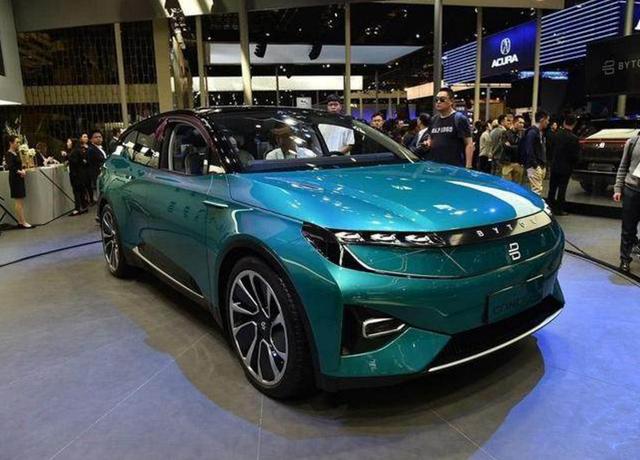 这才是"最炫SUV"上车刷脸,中控配49英寸巨屏,充电跑520公里