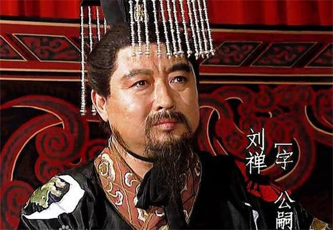 都说刘阿斗扶不起,其实诸葛亮也没看透,战争中的投降实属无奈!