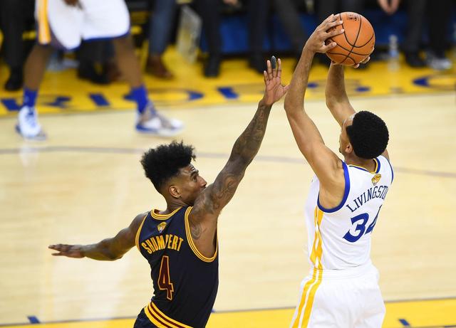 回顾经典:2016年 骑士VS勇士G1 库里失准 神兵