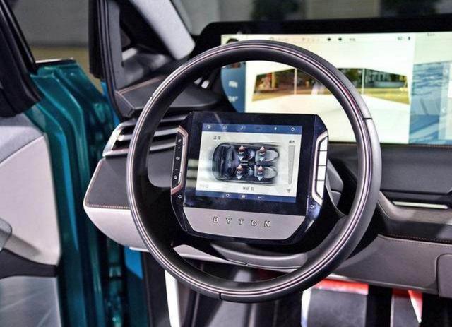 这才是"最炫SUV"上车刷脸,中控配49英寸巨屏,充电跑520公里