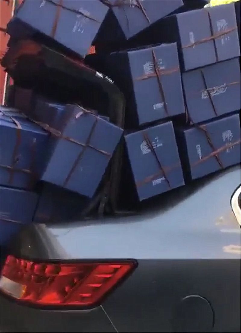 11万传祺GA5拉货,看到车上货物时,网友直呼:还有这操作!