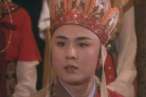 盘点中途换演员的电视剧，这部剧一个角色换了三个演员，成为经典