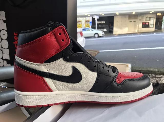 AJ1红黑脚趾开箱测评