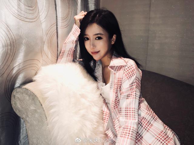 斗鱼吃鸡一姐力挺小叮当:关系很好,不一起直播