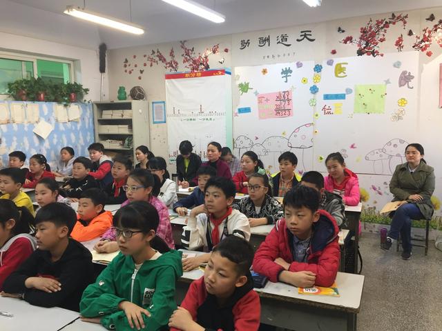 郑州管城回族区外国语小学举行英语青年