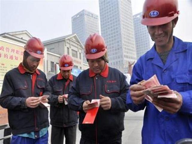 工地小工240一天,管饭送烟,还找不到人来干,包