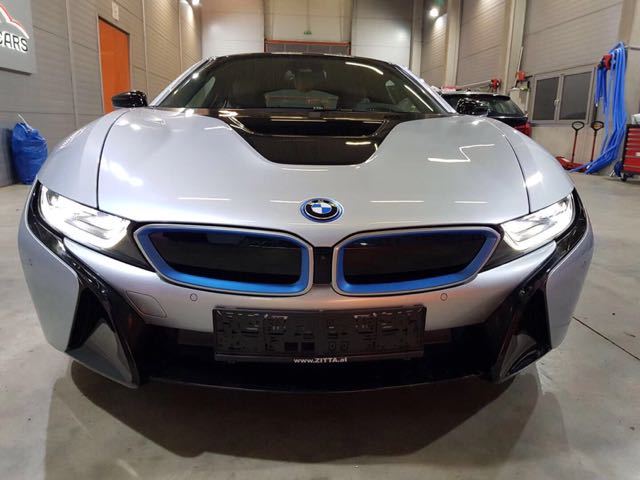 18款宝马i8跑车中的战斗机所向霹雳