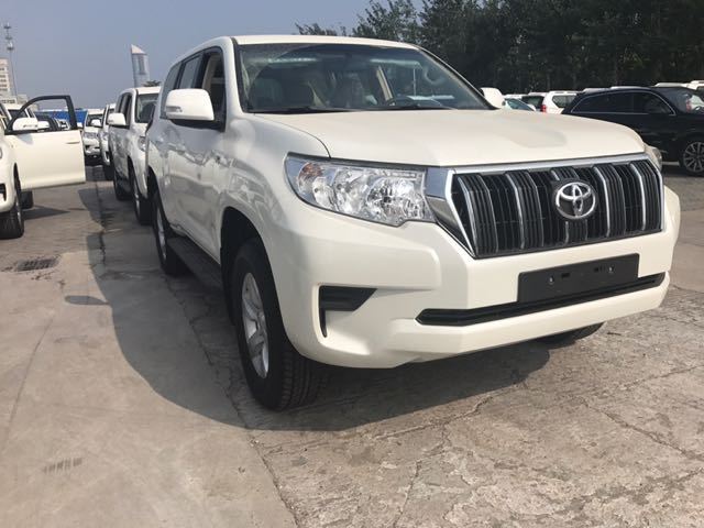 8款中东版普拉多4000九气囊外挂降税后多少钱