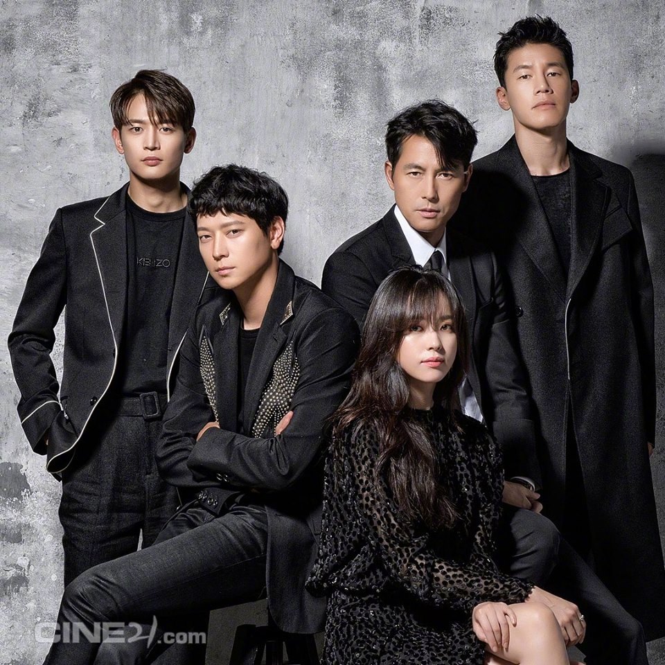 电影《人狼》的电影杂志宣传画报~这颜值啧啧啧!