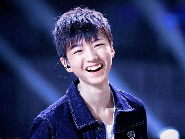 开怀大笑的男明星们,王俊凯的笑最治愈,看到最