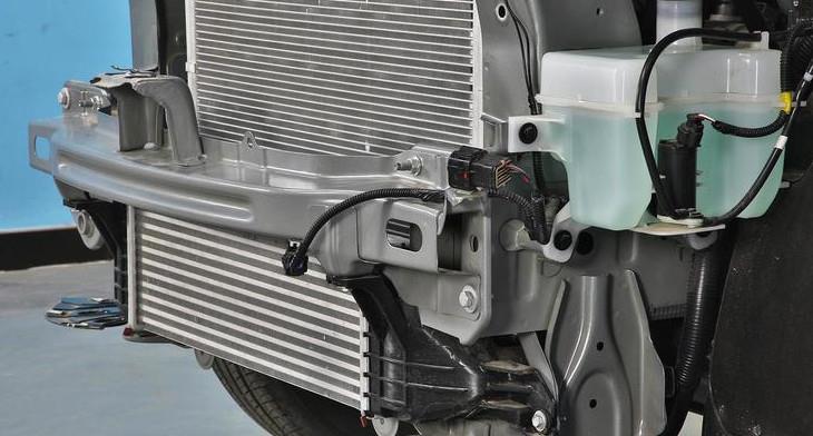 国民神车五菱宏光S3是否值得购买?暴力拆解看