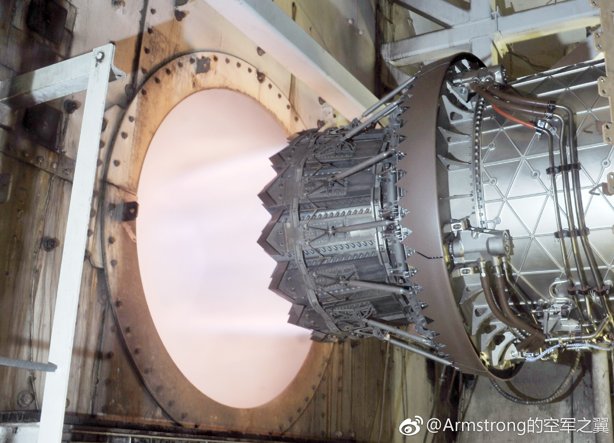 不同裸奔状态下的F135发动机尾喷管,最后一张