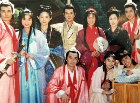 为“斗米折腰”！阿尔罗两款新车，一个长高一个加长！