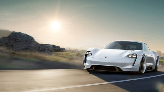 保时捷进军新能源电动车市场，计划推出首款电动保时捷Mission E，迎
