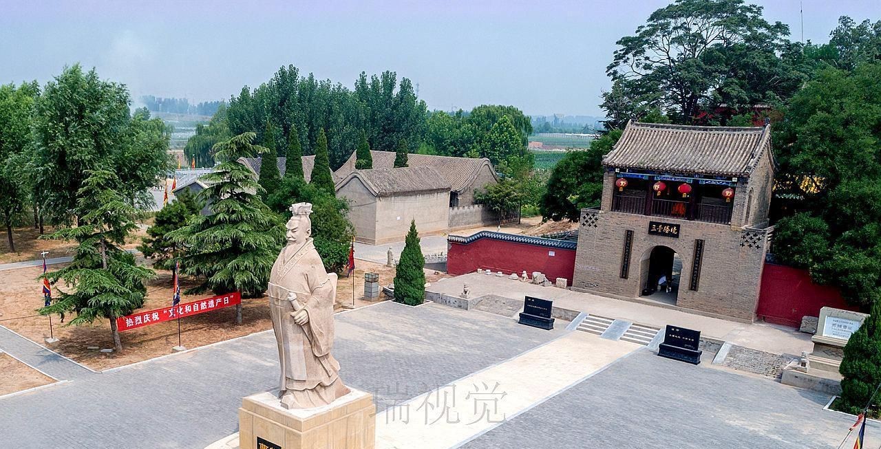 铜雀台位于河北临漳县境内,距县城18公里.