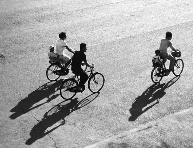 还记得上世纪70-80年代,我们自行车王国的情景吗?