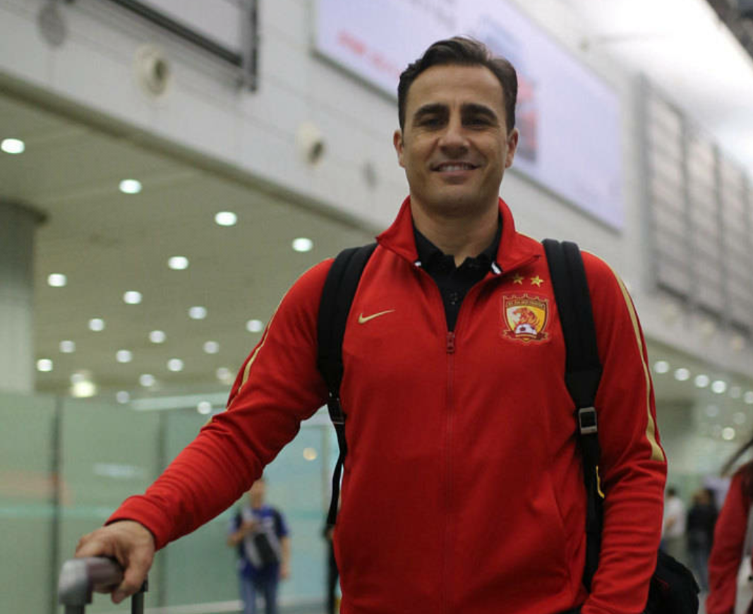 广州恒大与申花的比赛结束后,迅速返回广州,备