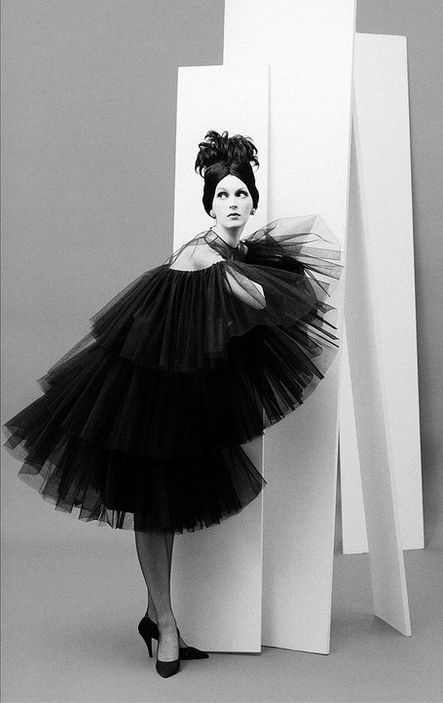 伊夫.圣罗兰在Dior任职期间的设计