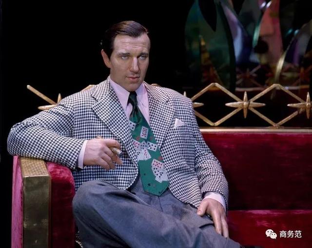 真正厉害的黑帮老大,穿定制西装戴百达翡丽,画