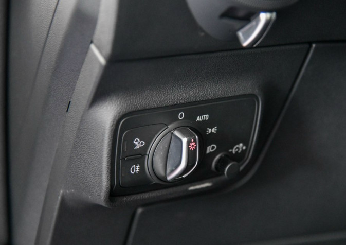 骚气张扬是全新TT的代名词,性能二字实在的写