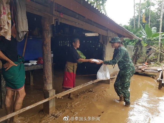 泰国北碧府桑卡武里县受雨季影响居民楼、寺庙