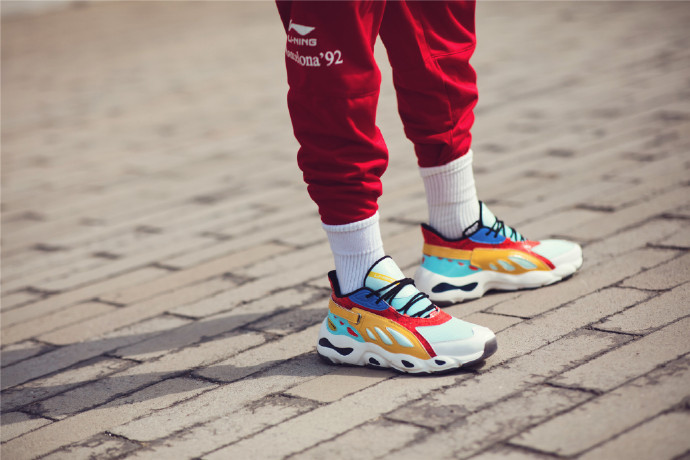 李宁纽约时装周走秀款蝴蝶20184月21日发售