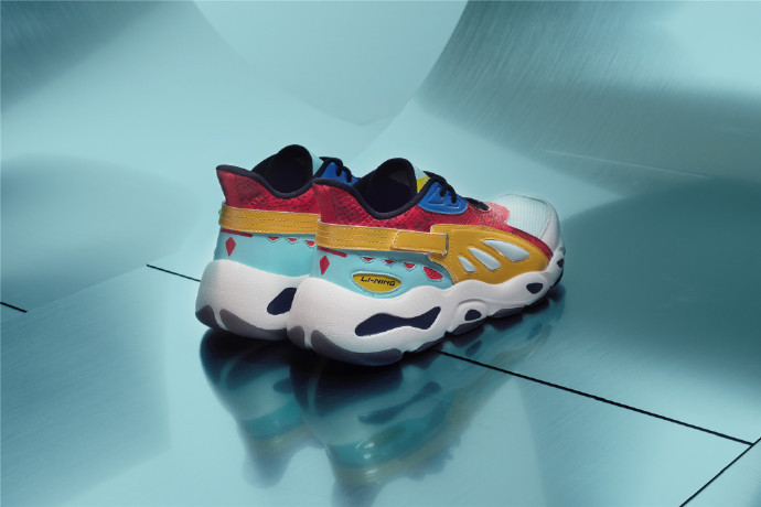 李宁纽约时装周走秀款蝴蝶20184月21日发售