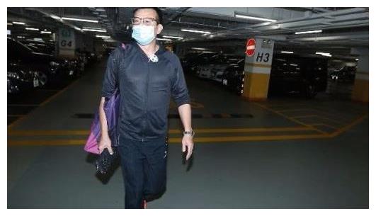 58岁梁洁华被爆旧病复发，57岁黄日华停工照顾，30年来恩爱