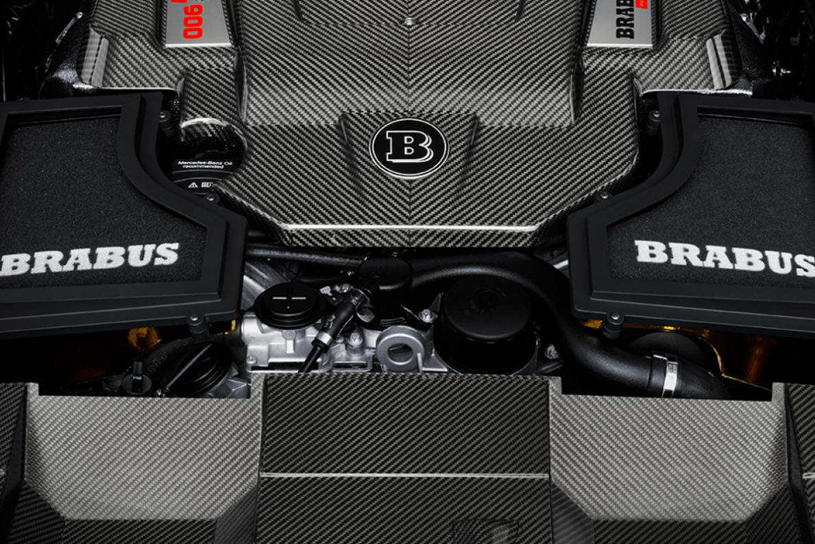 开在路上连超跑都怕，九百匹马力的奔驰S级BRABUS 900！