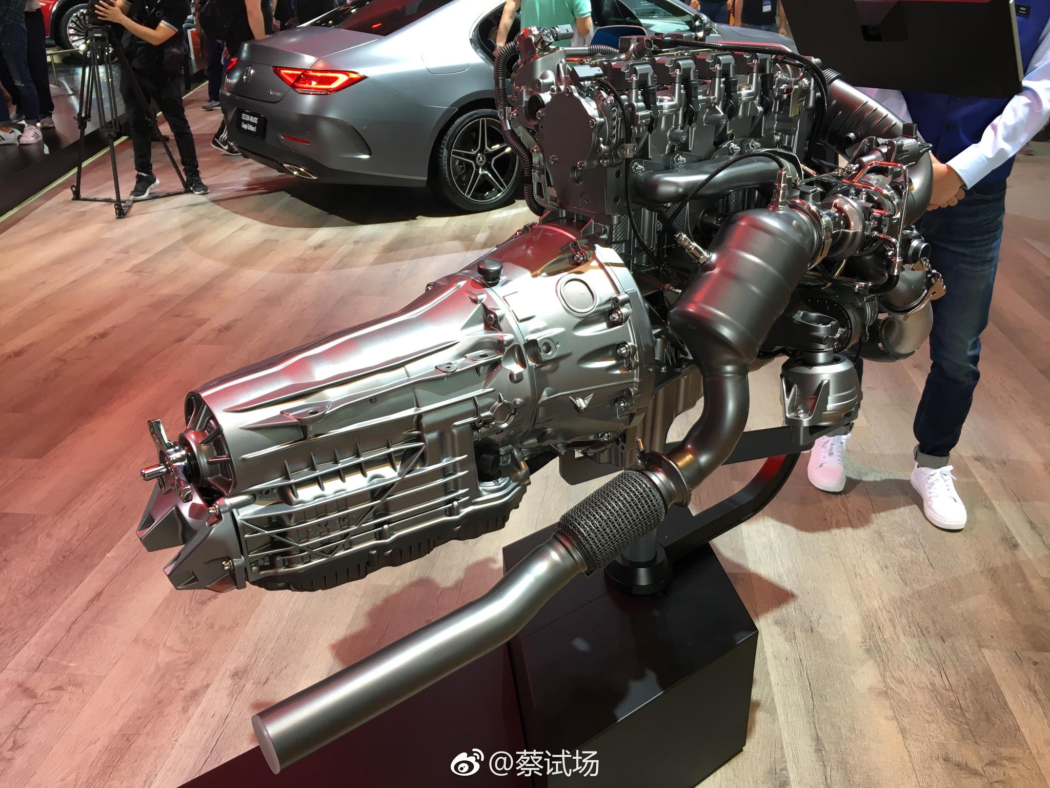 奥迪2.9升V6双涡轮增压发动机&奔驰4缸发动机配9速自动变速箱_新浪看点
