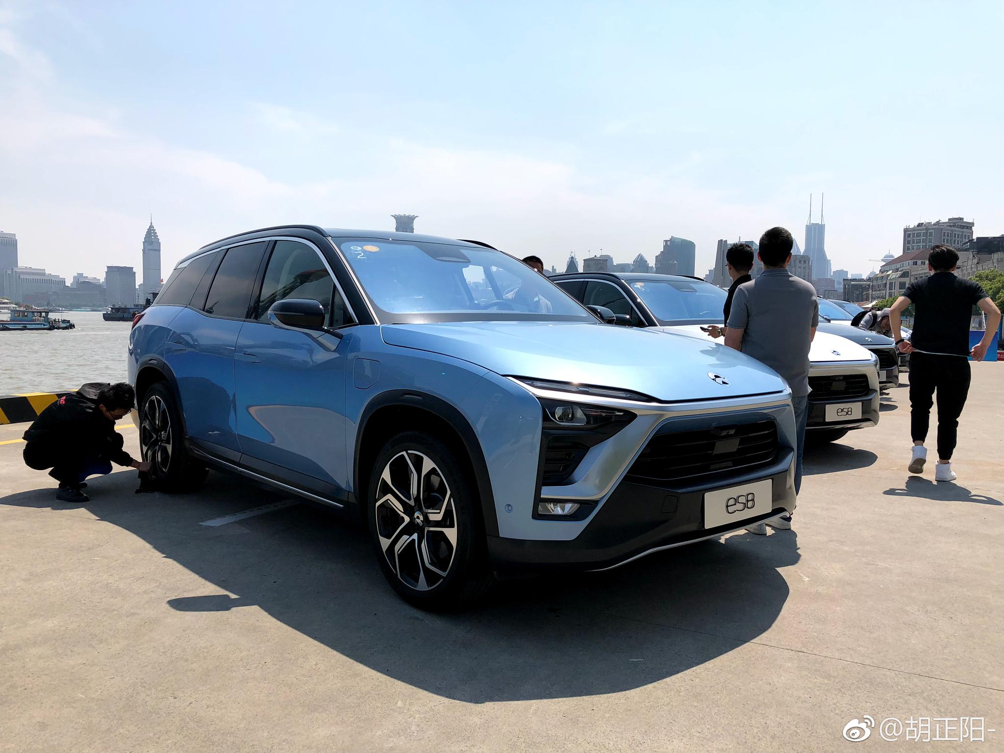 蔚来ES8,趁着正式试驾之前摸了一把_新浪看点